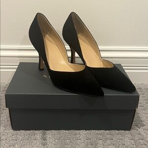 Classic Black Ann Taylor Pointed-Toe Women’s Pumps